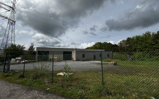 6220 FLEURUS – Site industriel avec terrain et villa